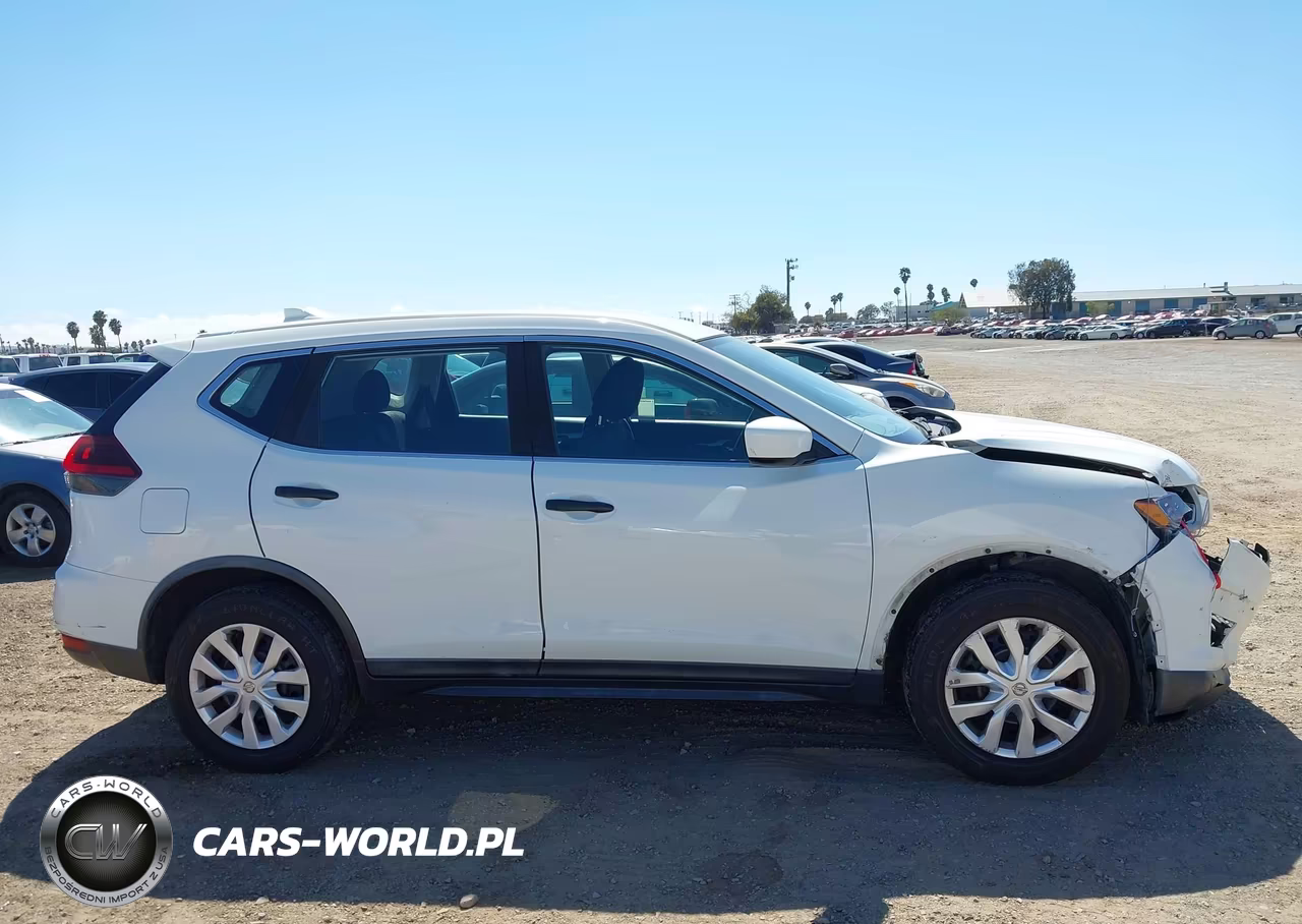 2018 Nissan Rogue S VIN:KNMAT2MT5JP539153 - 13