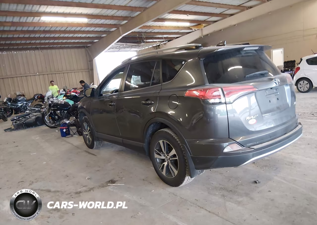 2018 Toyota Rav4 Xle VIN:JTMWFREV9JJ190975 - 3