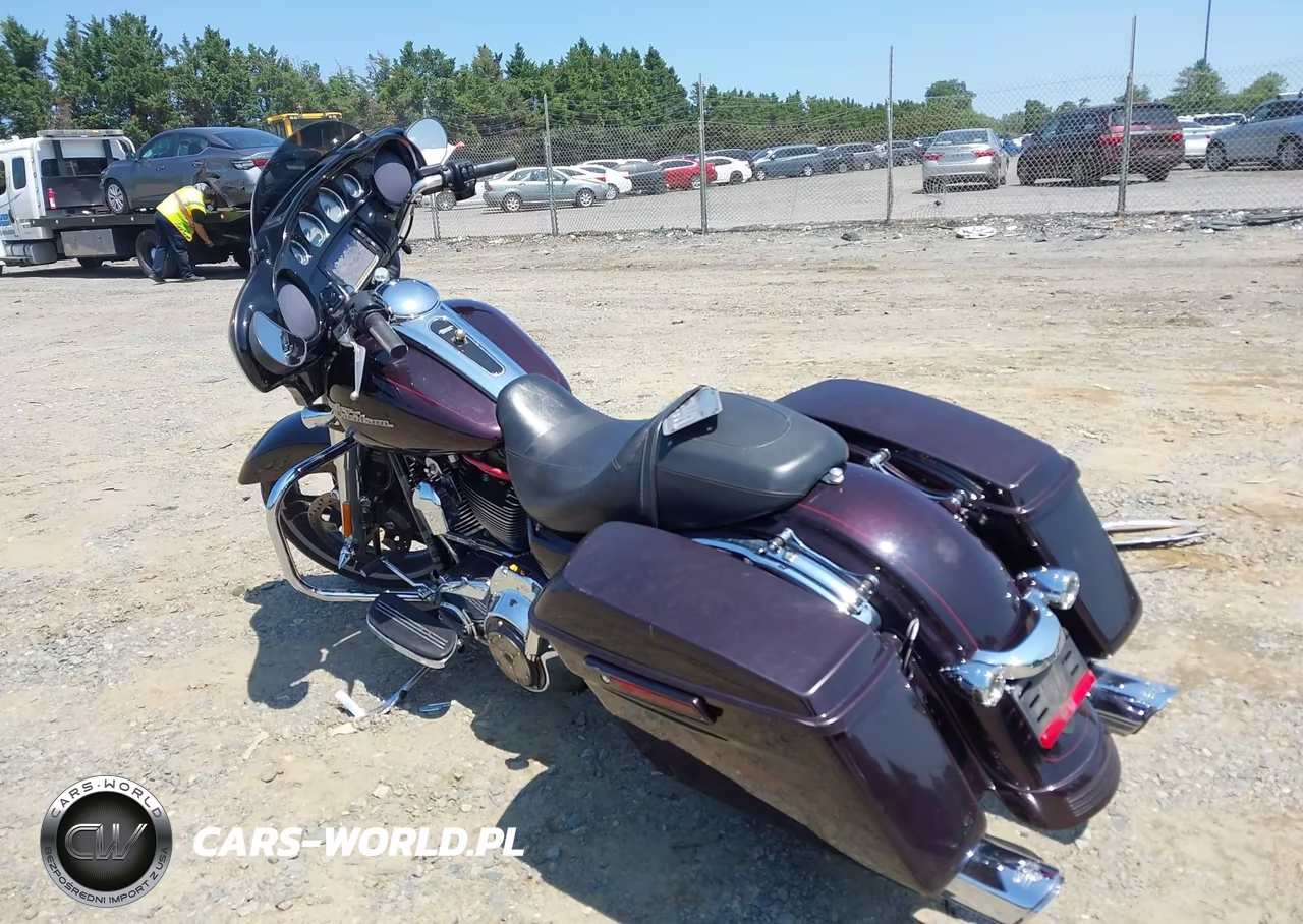 2014 Harley-Davidson Flhxs Street Glide Special VIN:1HD1KRM17EB667955 - 3