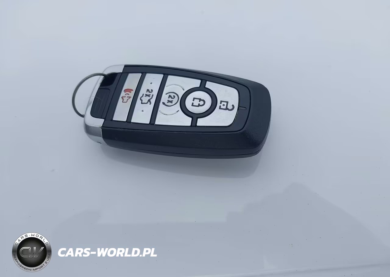 2018 Ford Fusion Titanium VIN:3FA6P0D96JR225903 - 11
