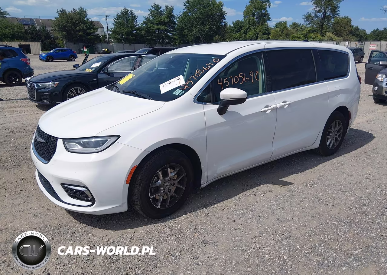 2023 Chrysler Pacifica Touring L VIN:2C4RC1BG9PR529171 - 2