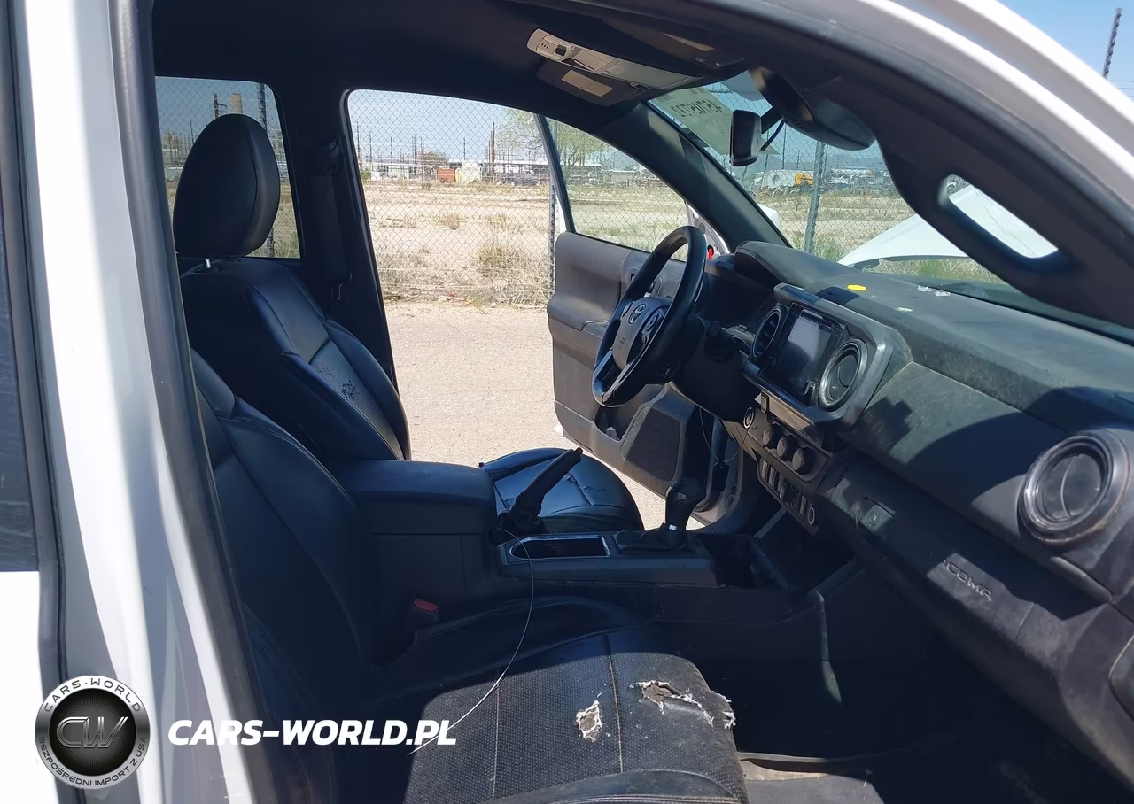 2018 Toyota Tacoma Trd Sport VIN:5TFAZ5CN5JX062128 - 5