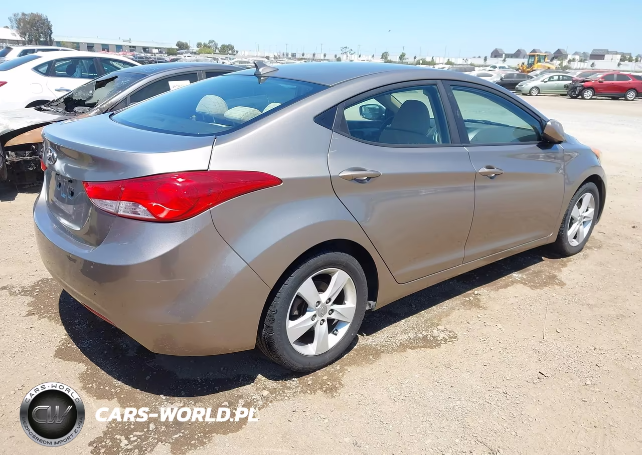 2011 Hyundai Elantra Gls VIN:5NPDH4AE1BH001272 - 4