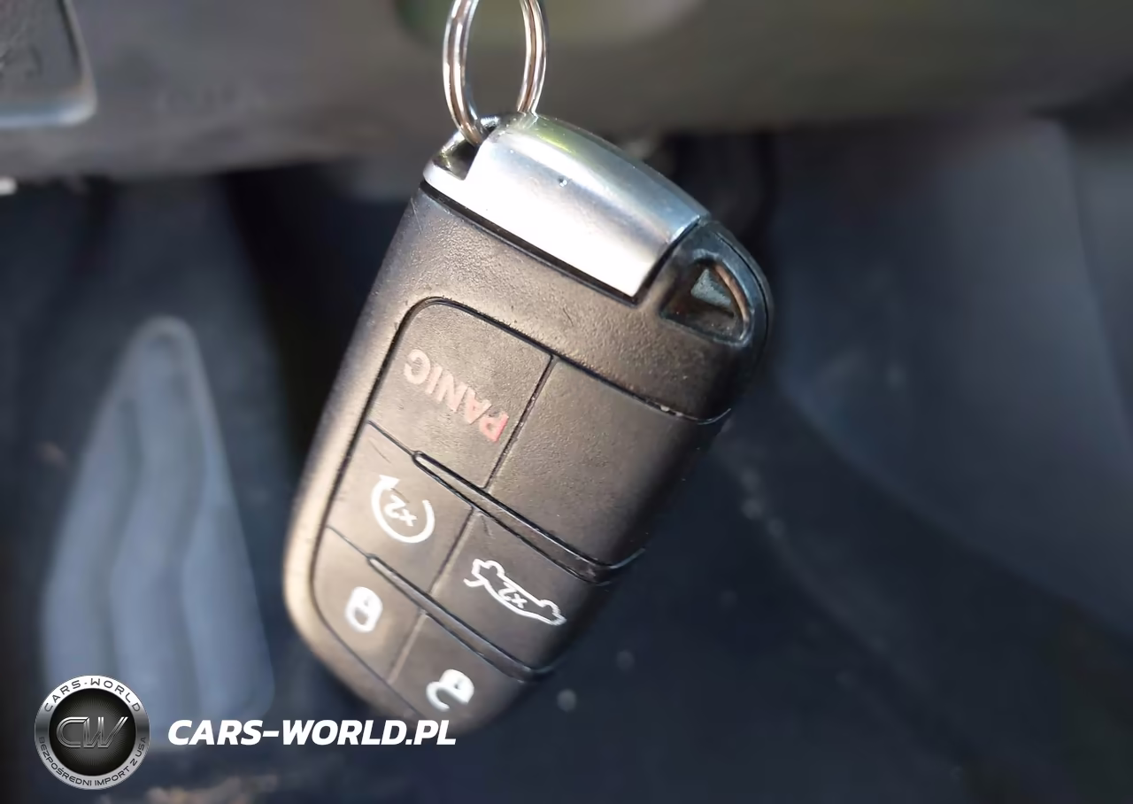 2015 Chrysler 200 S VIN:1C3CCCBB3FN737441 - 11