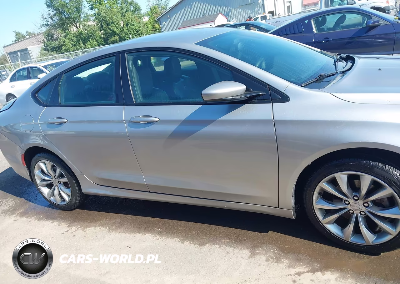 2015 Chrysler 200 S VIN:1C3CCCBB3FN737441 - 13