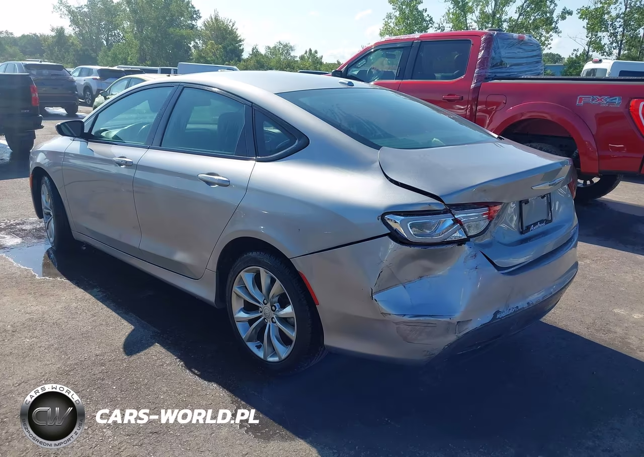 2015 Chrysler 200 S VIN:1C3CCCBB3FN737441 - 3