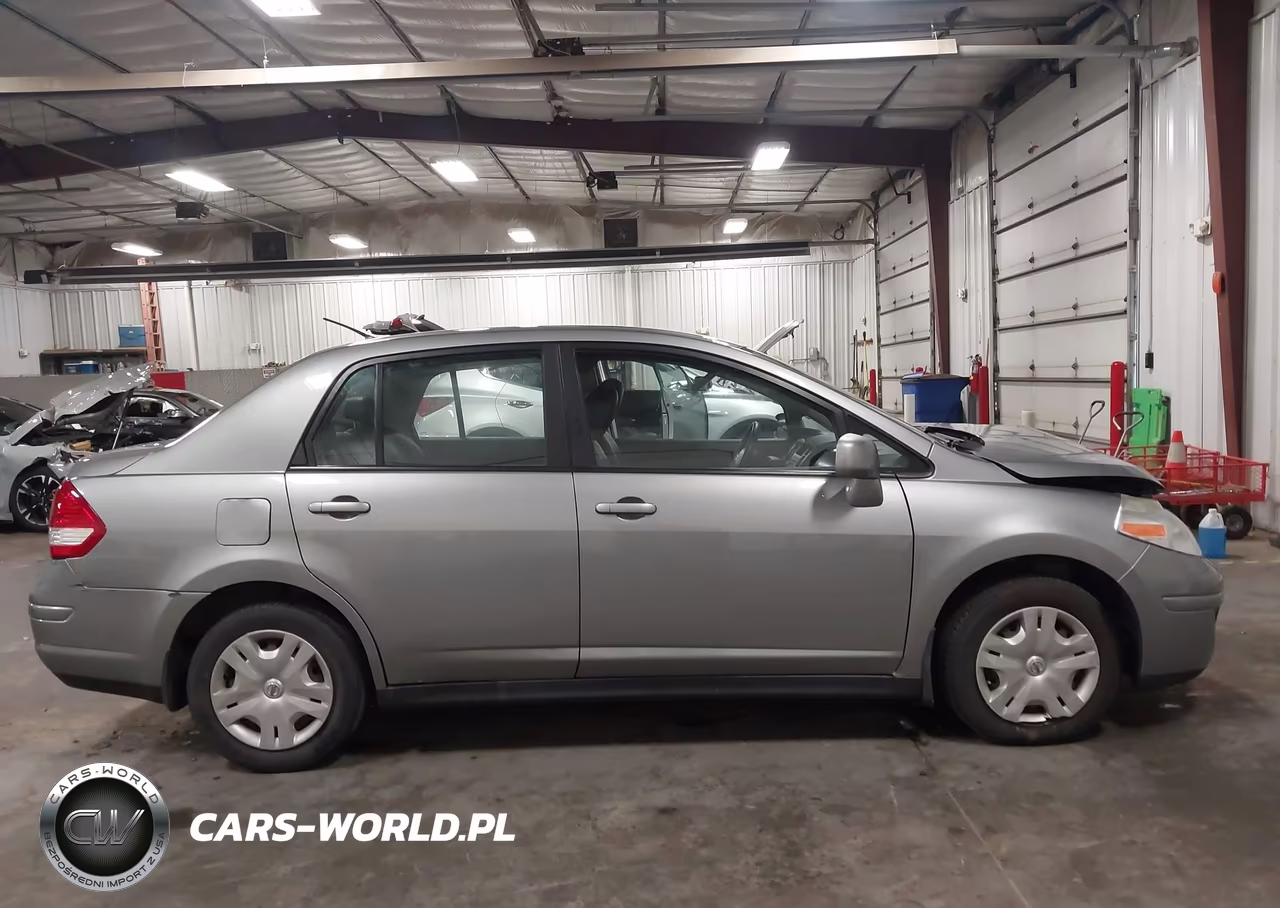 2011 Nissan Versa 1.8S VIN:3N1BC1AP4BL423318 - 13