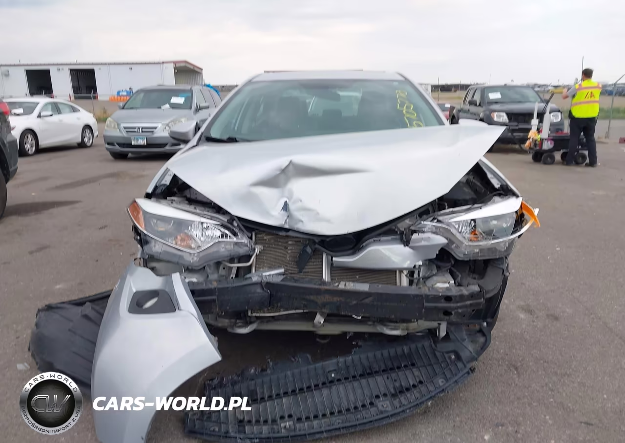 2015 Toyota Corolla S Plus VIN:2T1BURHE2FC339990 - 12