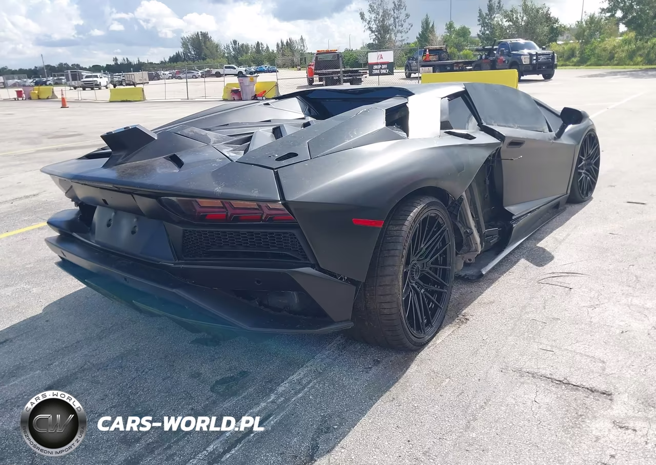 2018 Lamborghini Aventador S VIN:ZHWUG4ZD5JLA06879 - 4