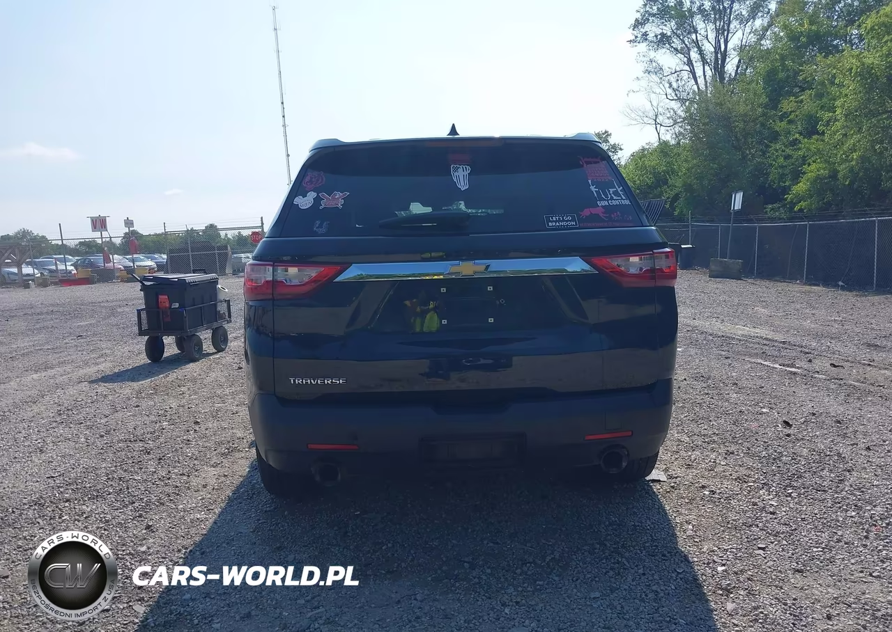 2018 Chevrolet Traverse Ls VIN:1GNERFKW7JJ117559 - 17