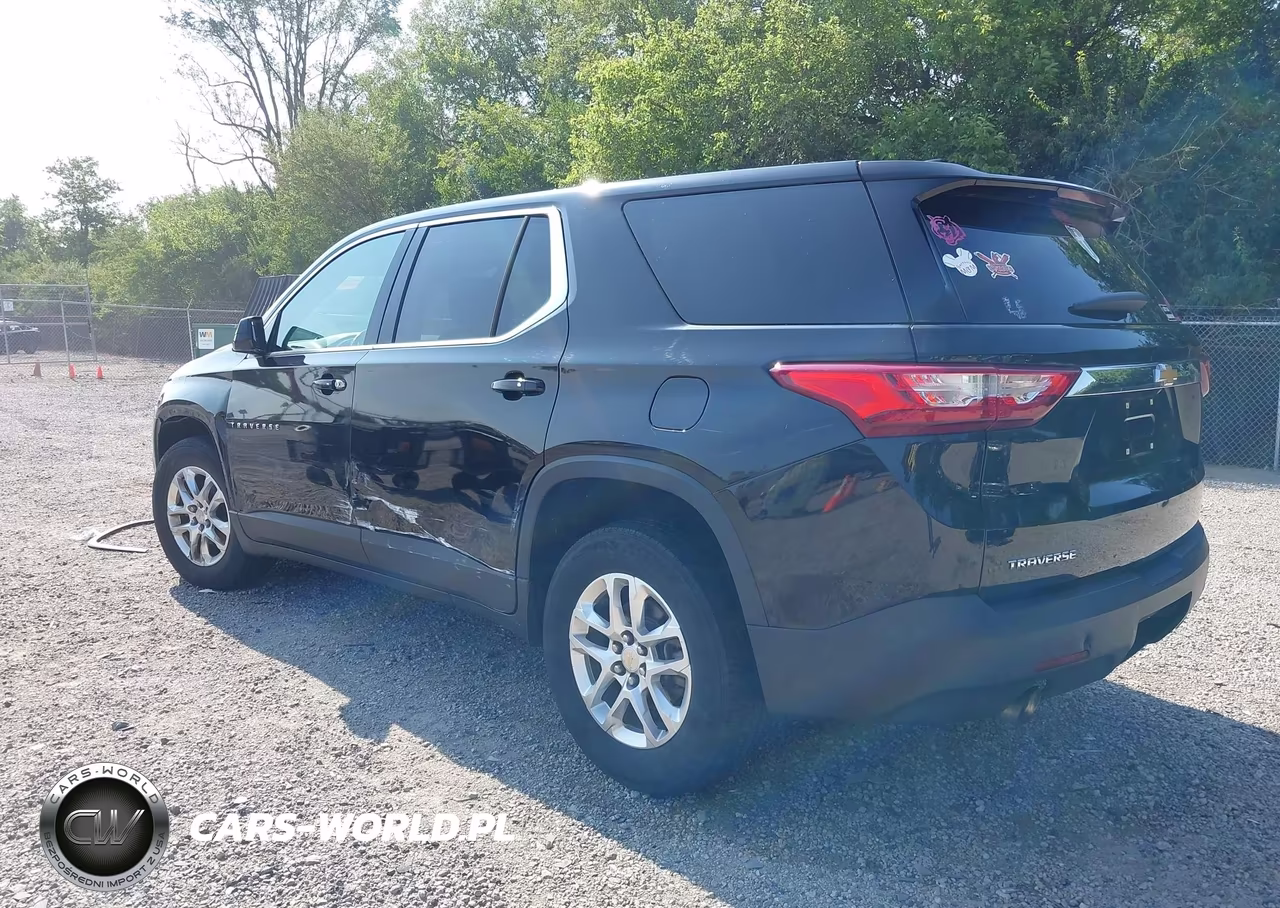 2018 Chevrolet Traverse Ls VIN:1GNERFKW7JJ117559 - 3