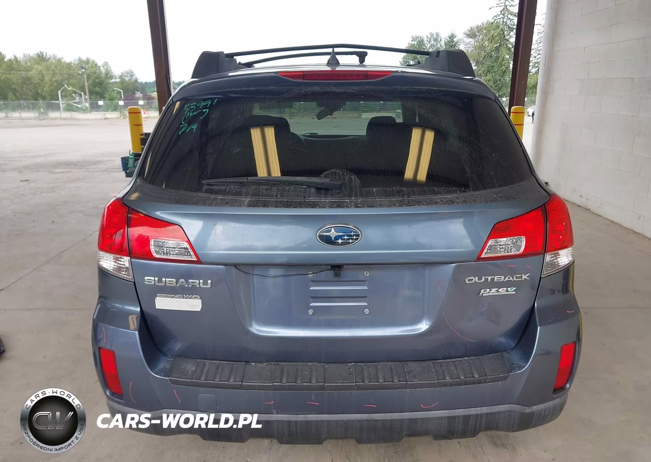 2014 Subaru Outback 2.5I Premium VIN:4S4BRBCC0E3252929 - 16