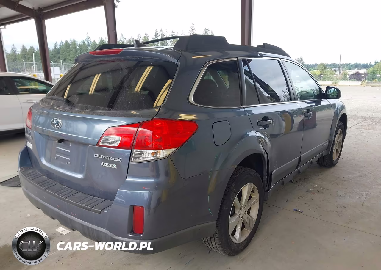 2014 Subaru Outback 2.5I Premium VIN:4S4BRBCC0E3252929 - 4