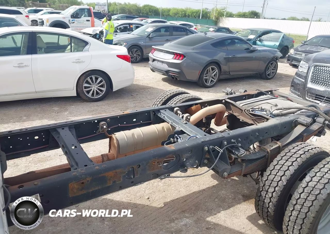 2016 Ford F-550 Chassis Xl VIN:1FDUF5GY9GEB16668 - 7