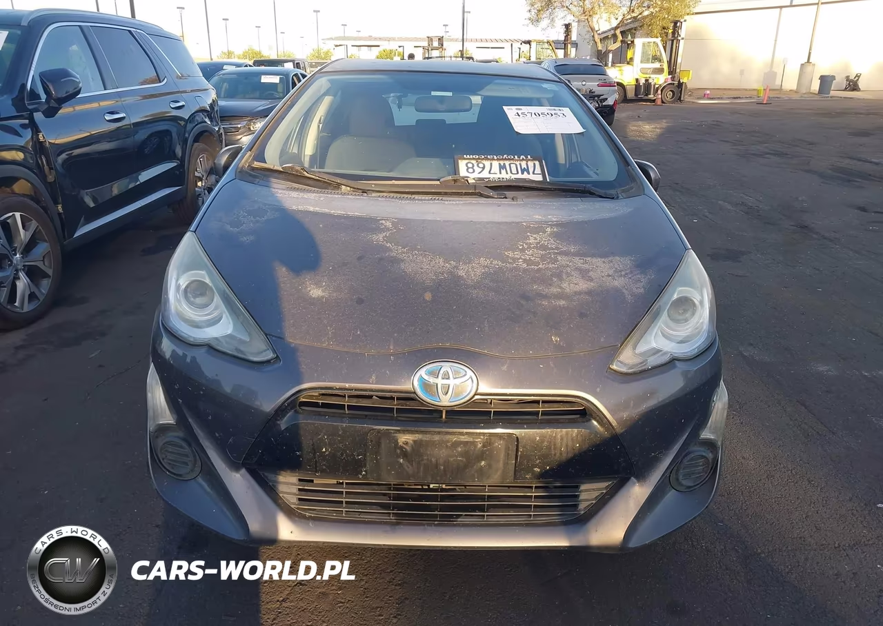 2015 Toyota Prius C Two VIN:JTDKDTB39F1096347 - 13