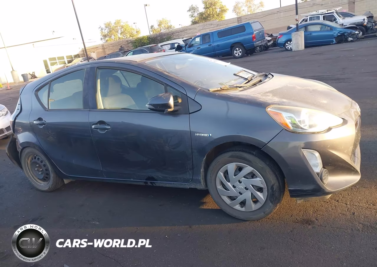 2015 Toyota Prius C Two VIN:JTDKDTB39F1096347 - 14