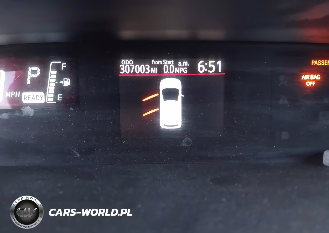 2015 Toyota Prius C Two VIN:JTDKDTB39F1096347 - 16