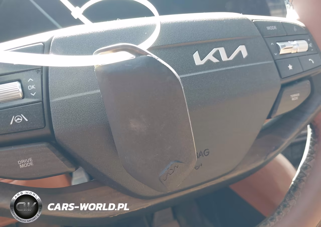 2026 Kia Sportage Plug-In Hybrid X-Line VIN:KNDPYDDH4T7304748 - 11