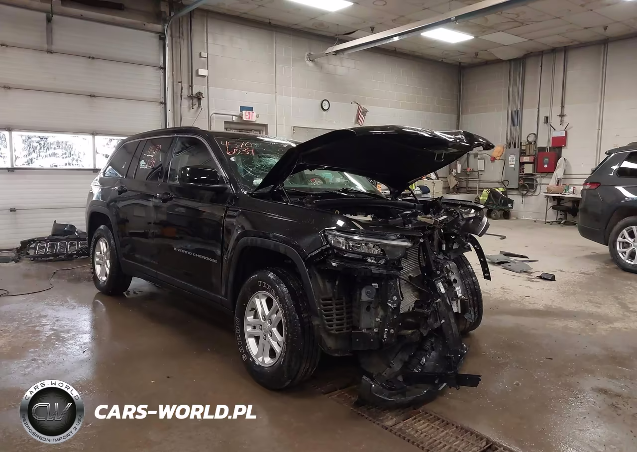 2024 Jeep Grand Cherokee Laredo 4X4