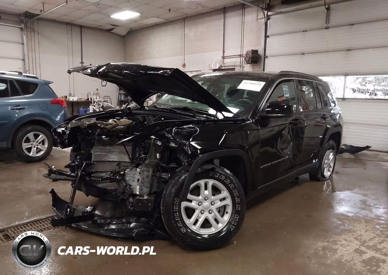 2024 Jeep Grand Cherokee Laredo 4X4 VIN:1C4RJHAG5R8923720 - 2