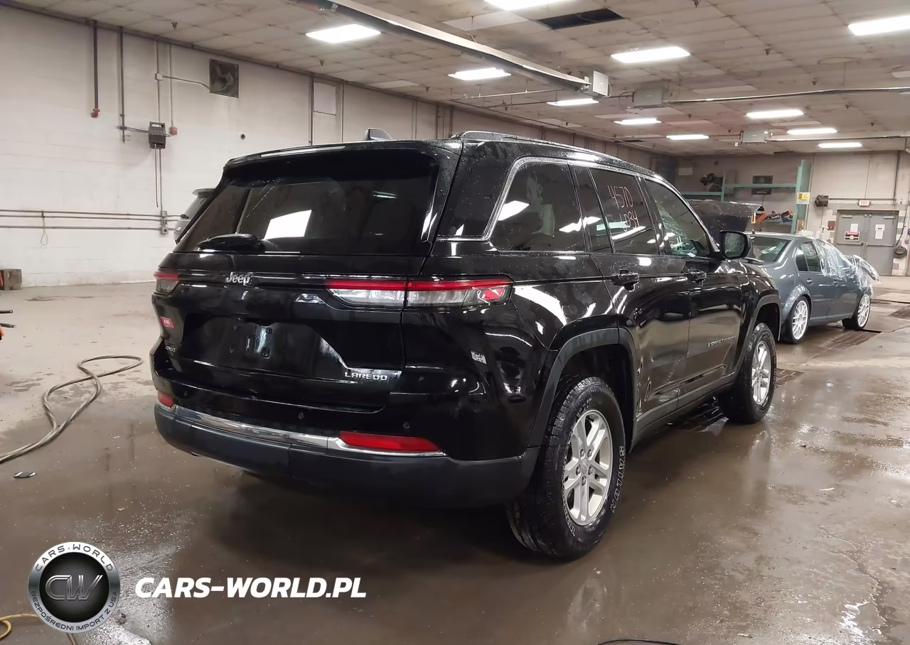 2024 Jeep Grand Cherokee Laredo 4X4 VIN:1C4RJHAG5R8923720 - 4