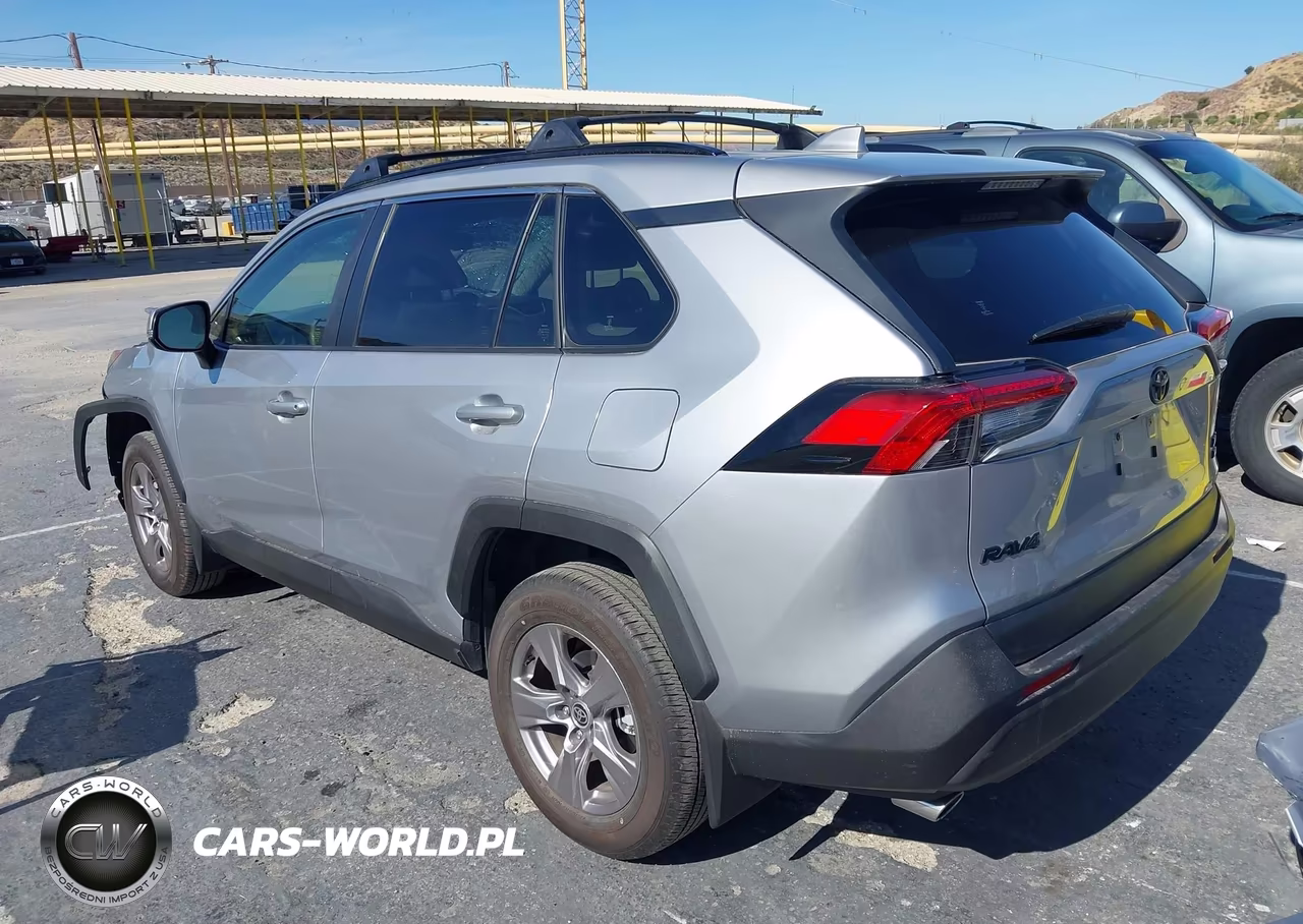 2025 Toyota Rav4 Xle VIN:JTMP1RFV3SJ046504 - 3