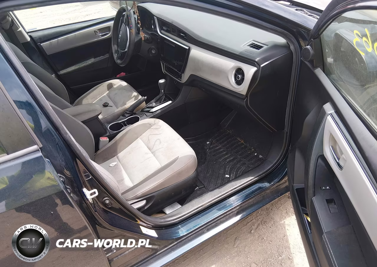 2019 Toyota Corolla Le VIN:2T1BURHE8KC207424 - 5
