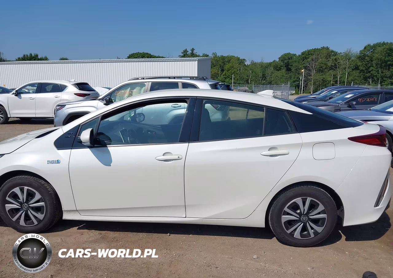 2017 Toyota Prius Prime Plus VIN:JTDKARFP9H3062344 - 15
