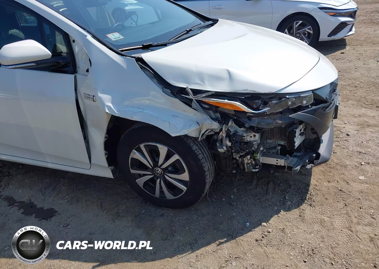 2017 Toyota Prius Prime Plus VIN:JTDKARFP9H3062344 - 6