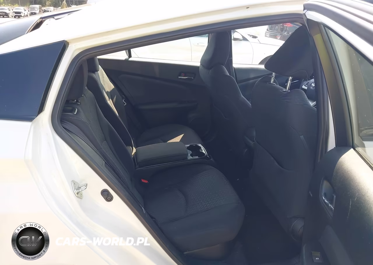 2017 Toyota Prius Prime Plus VIN:JTDKARFP9H3062344 - 8