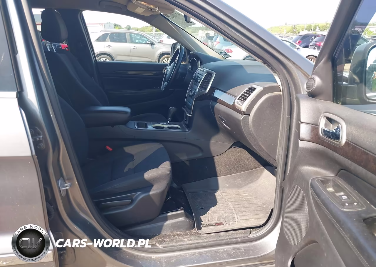 2012 Jeep Grand Cherokee Laredo VIN:1C4RJFAG6CC263647 - 5
