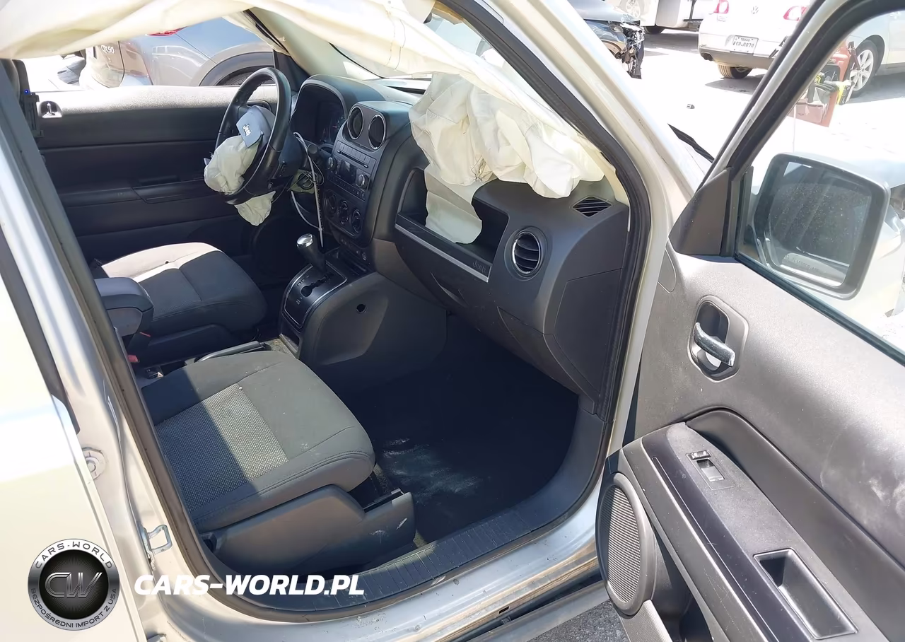 2009 Jeep Patriot Sport VIN:1J8FF28B79D113694 - 5