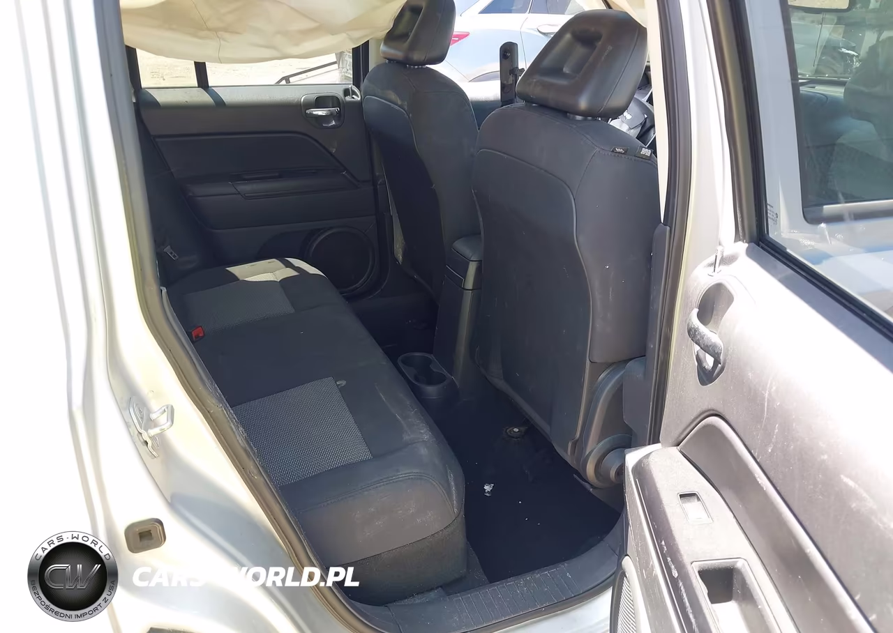 2009 Jeep Patriot Sport VIN:1J8FF28B79D113694 - 8