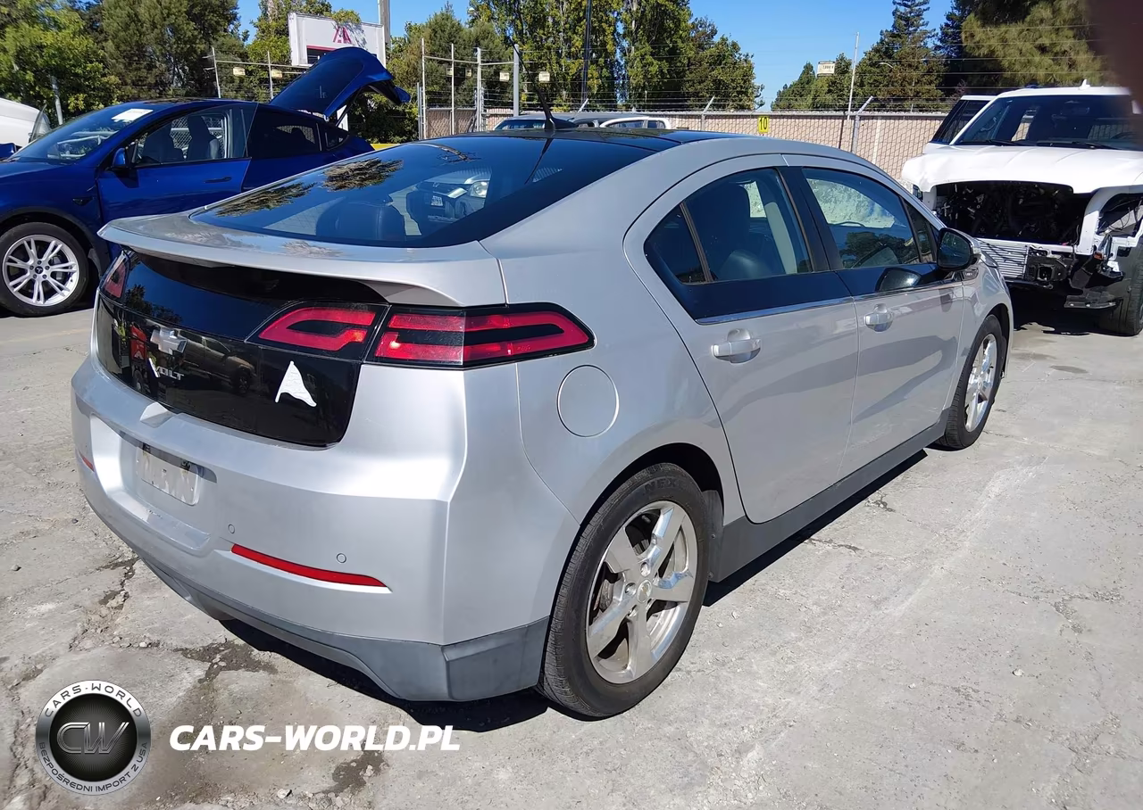 2011 Chevrolet Volt VIN:1G1RD6E40BU100579 - 4
