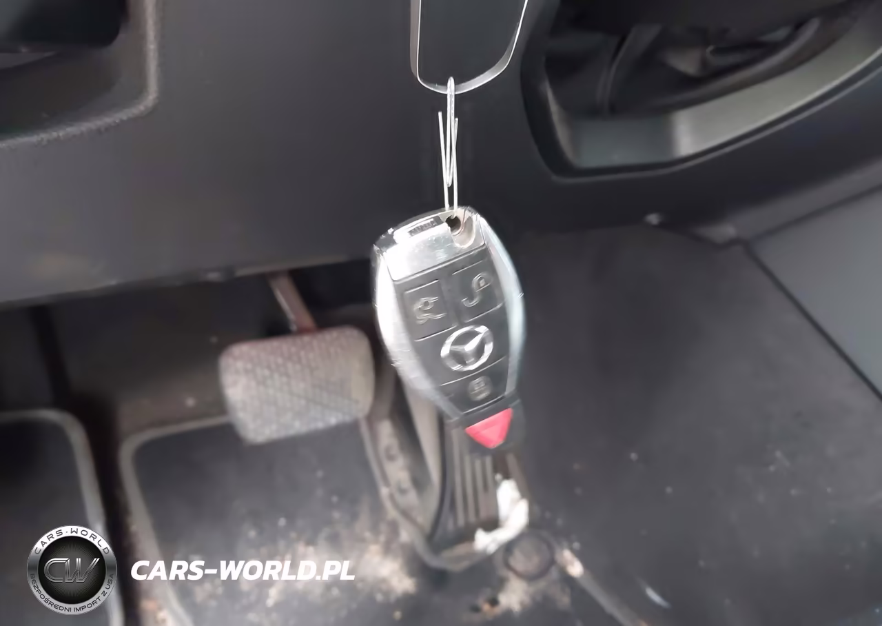 2010 Mercedes-Benz E 350 VIN:WDDHF5GB5AA209581 - 11