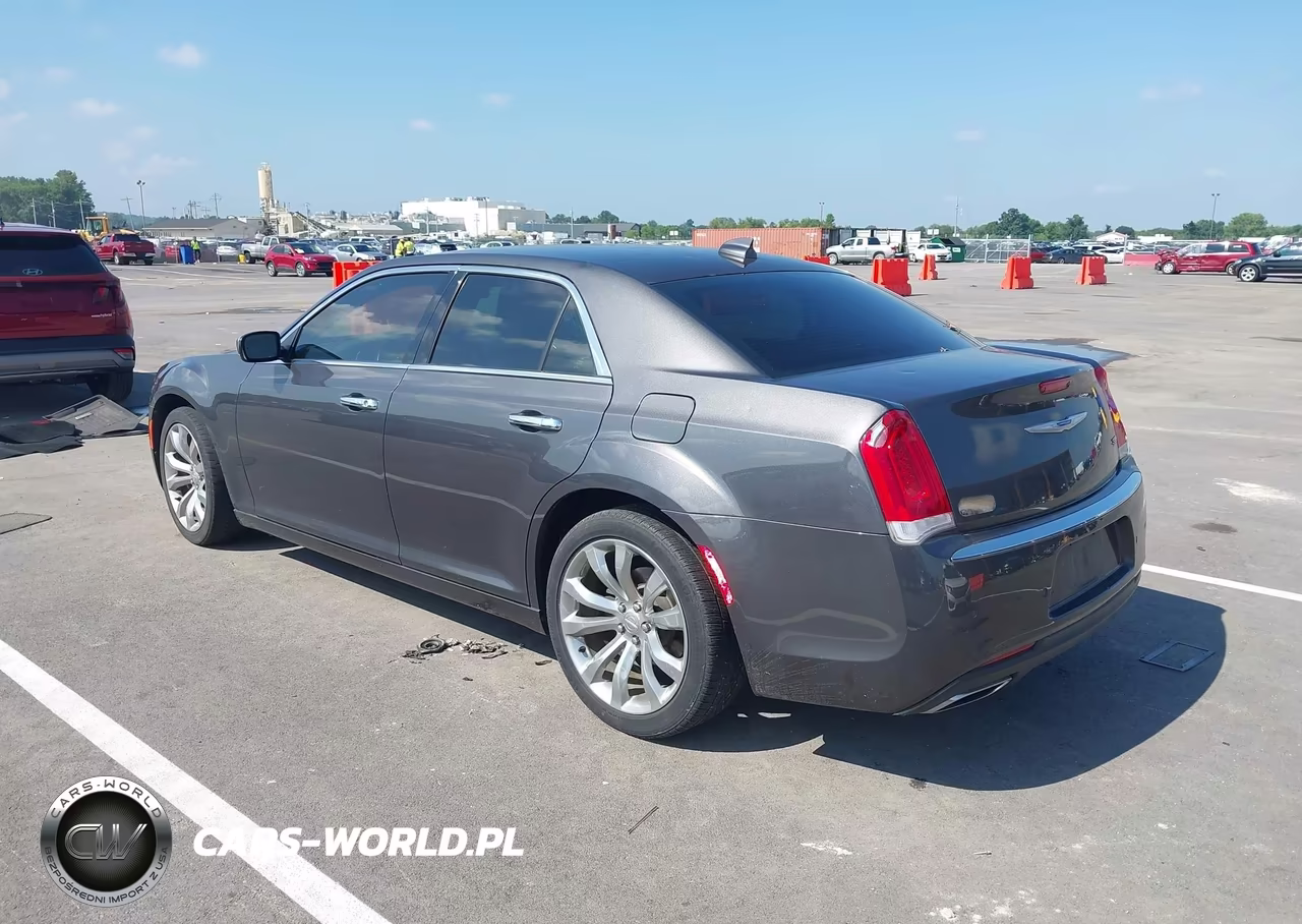 2019 Chrysler 300 Limited VIN:2C3CCAEG2KH593489 - 3