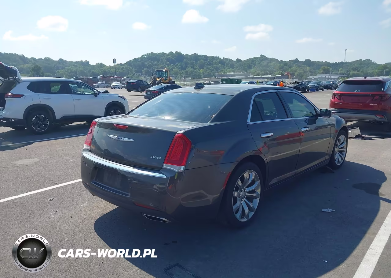 2019 Chrysler 300 Limited VIN:2C3CCAEG2KH593489 - 4