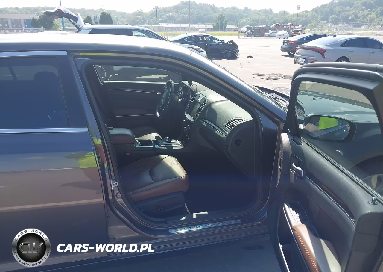 2019 Chrysler 300 Limited VIN:2C3CCAEG2KH593489 - 5