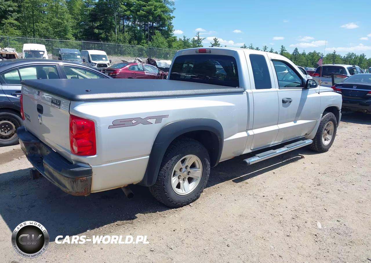 2008 Dodge Dakota Sxt-Bighorn-Lonestar VIN:1D7HW32KX8S559546 - 4