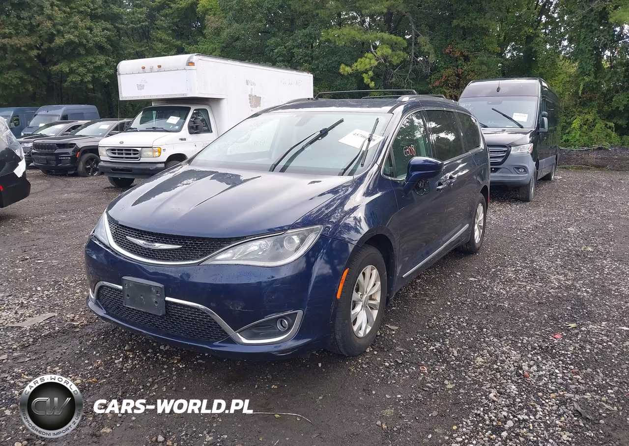 2019 Chrysler Pacifica Touring L VIN:2C4RC1BG3KR721436 - 2