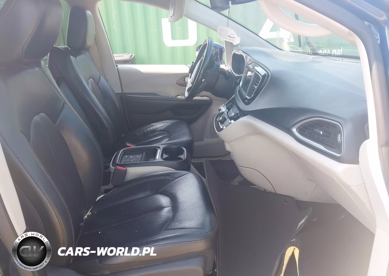2019 Chrysler Pacifica Touring L VIN:2C4RC1BG3KR721436 - 5
