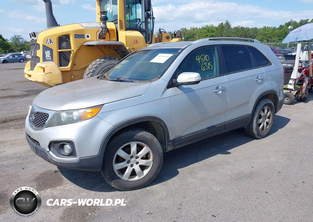 2011 Kia Sorento Lx VIN:5XYKTCA12BG097126 - 2