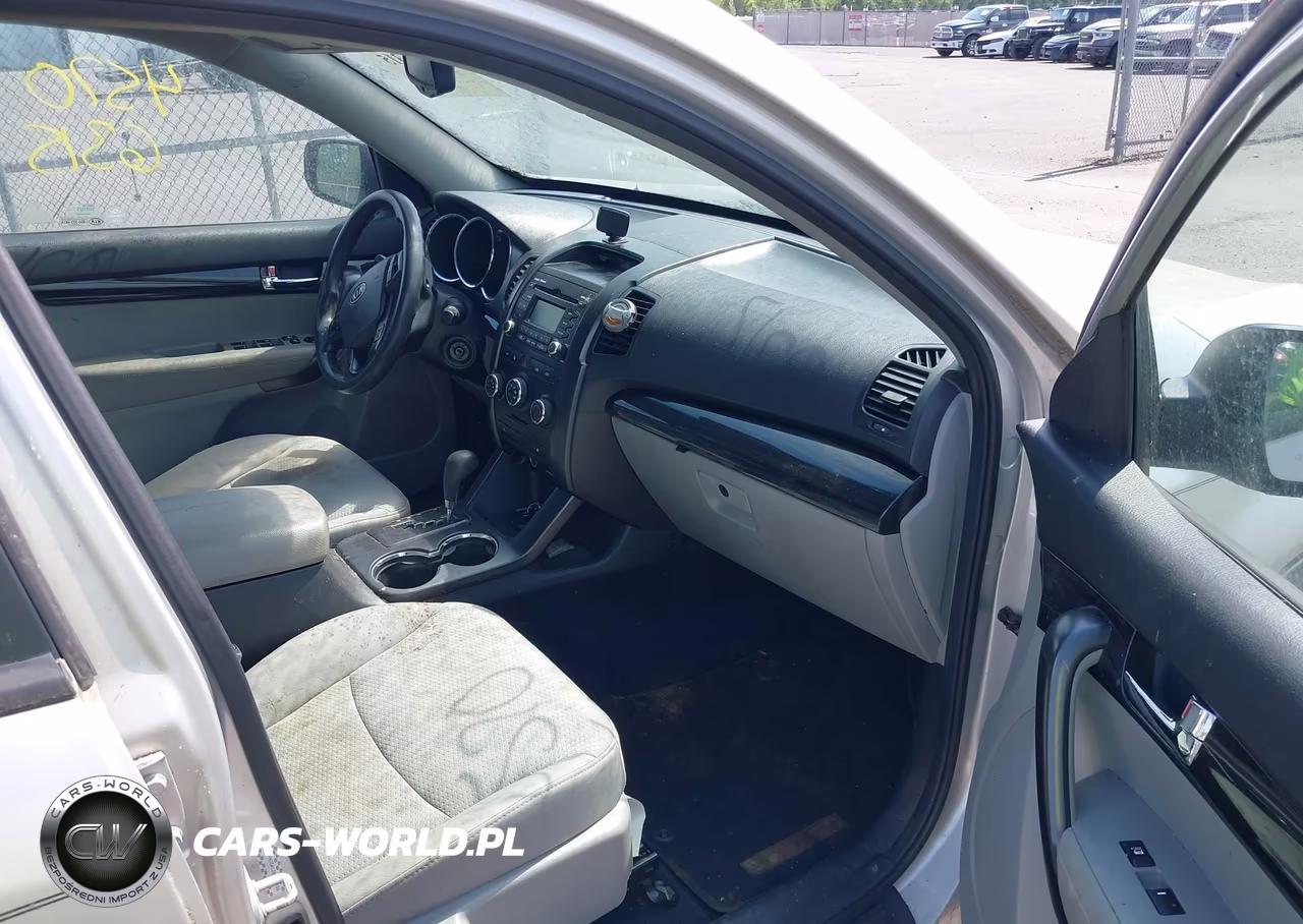 2011 Kia Sorento Lx VIN:5XYKTCA12BG097126 - 5