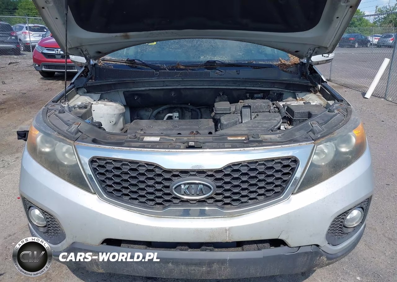 2011 Kia Sorento Lx VIN:5XYKTCA12BG097126 - 6