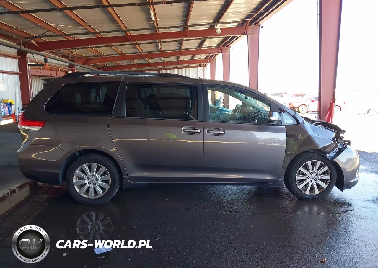 2013 Toyota Sienna Limited 7 Passenger VIN:5TDDK3DC5DS050607 - 13