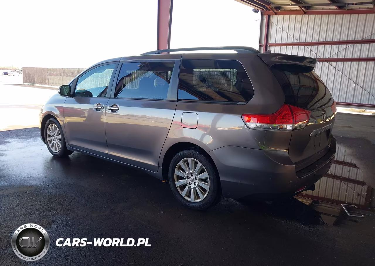 2013 Toyota Sienna Limited 7 Passenger VIN:5TDDK3DC5DS050607 - 3