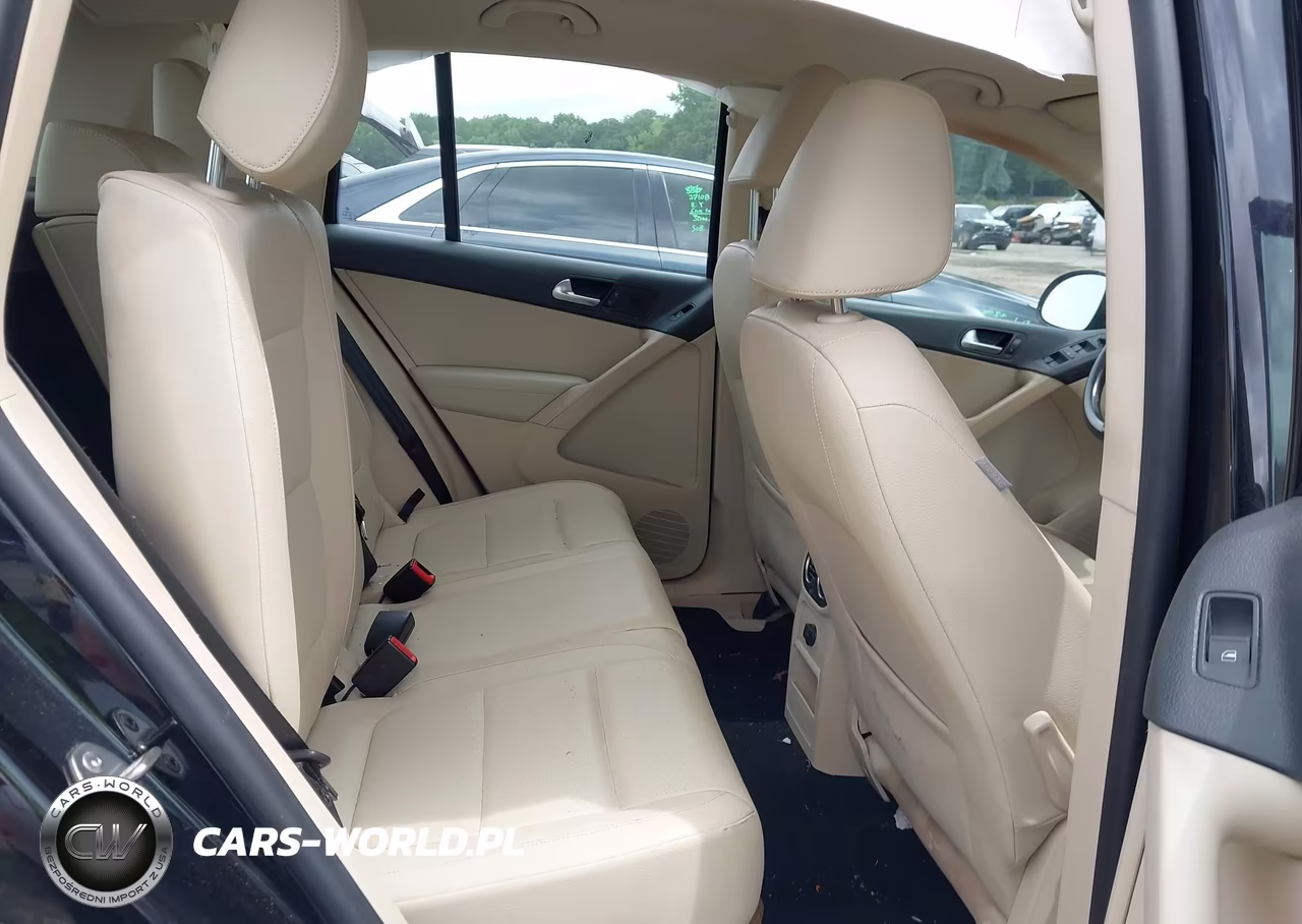 2016 Volkswagen Tiguan S VIN:WVGAV7AX5GW606102 - 8