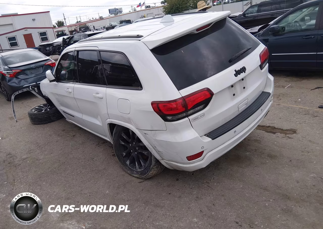 2018 Jeep Grand Cherokee Altitude 4X2 VIN:1C4RJEAG0JC488914 - 3