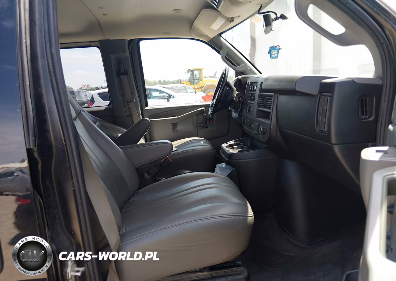 2017 Chevrolet Express 3500 Ls VIN:1GAZGNFG1H1291207 - 5