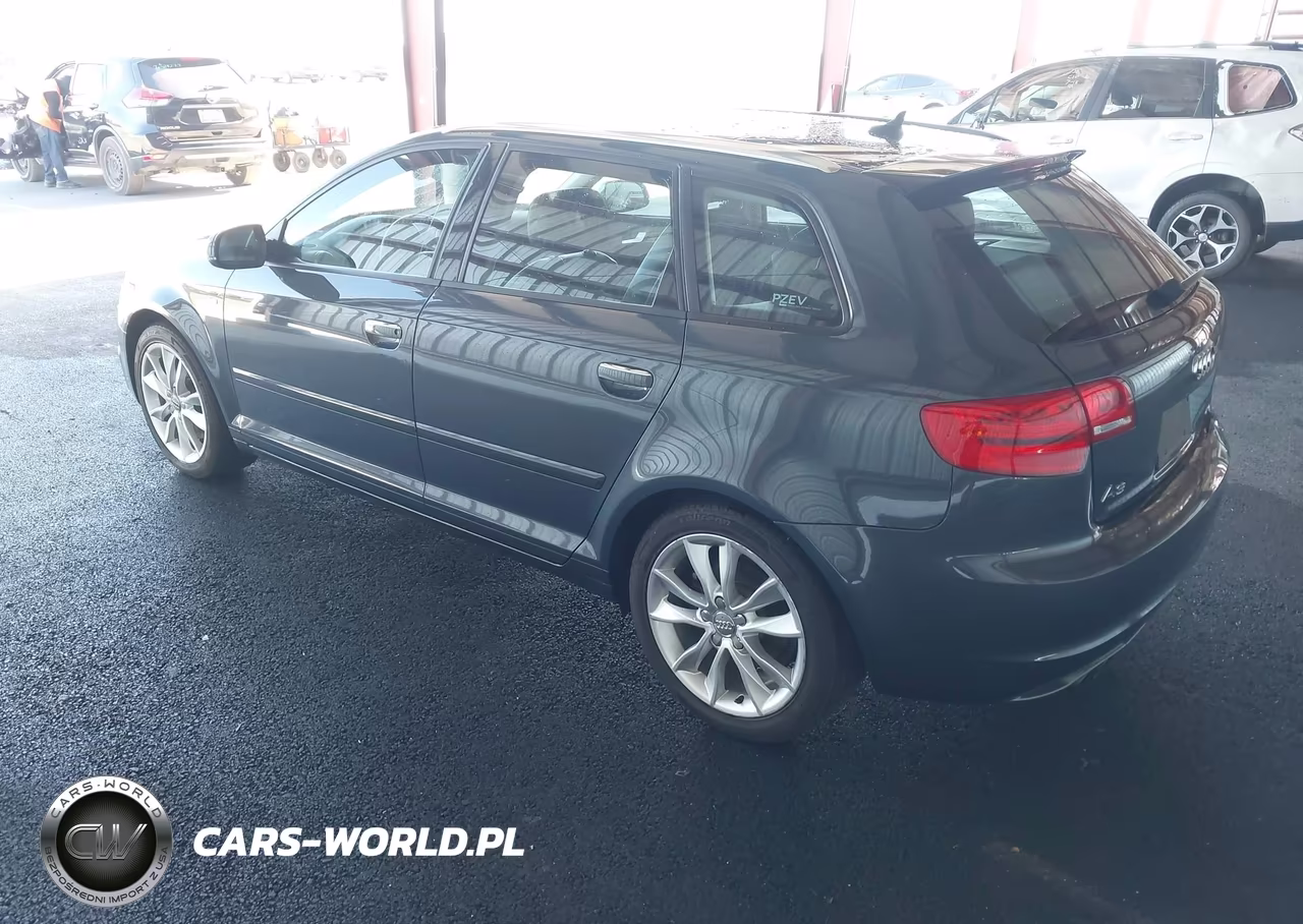 2013 Audi A3 2.0T Premium VIN:WAUFEAFM4DA012869 - 3